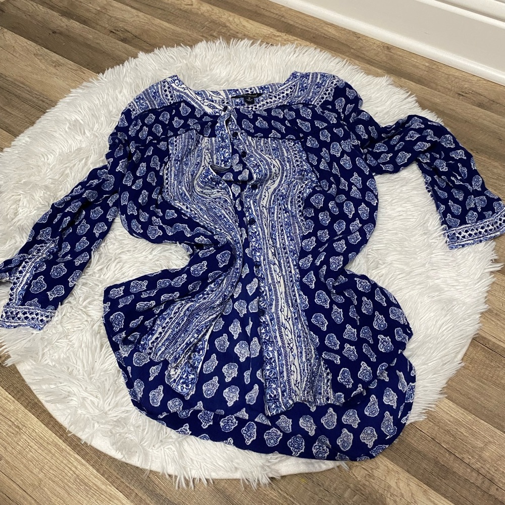 Lucky Brand size small long sleeve button up blouse.